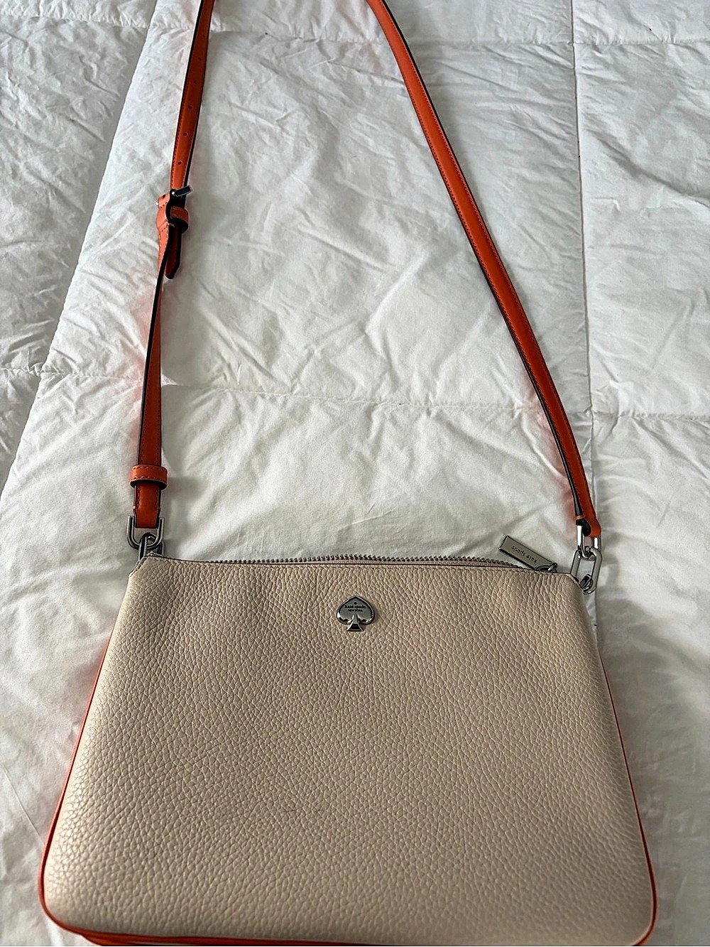 Kate Spade Crossbody Bag in Beige & Orange Like New